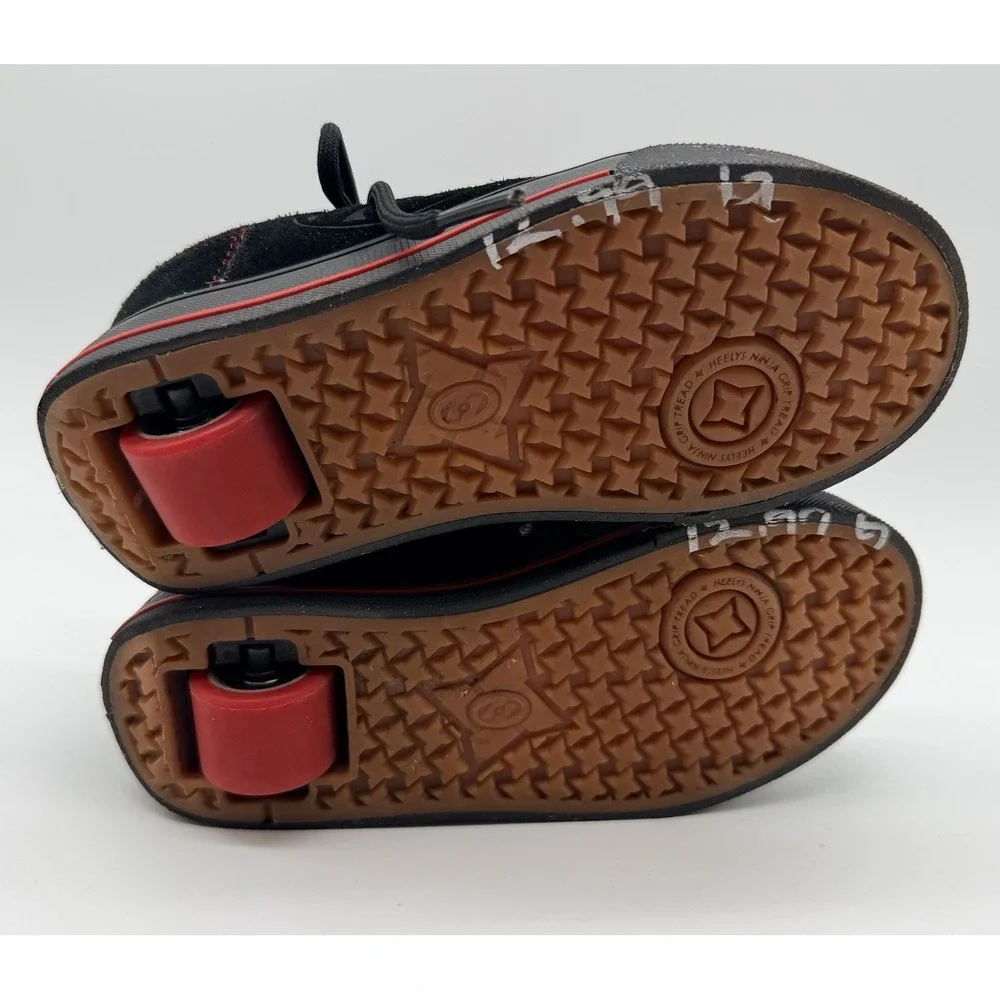 Heelys skate shoe